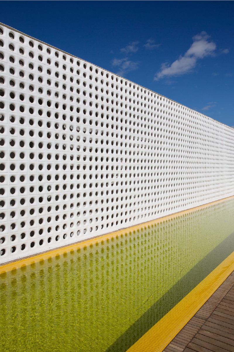B Hotel Brasília Ngoại thất bức ảnh A perforated metal fence
